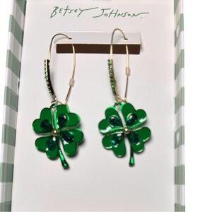 Betsey Johnson Green St. Patrick’s Day Shamrock Clover Earrings, NIB